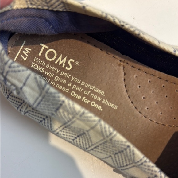 Toms Cream and Blue Espadrille Shoes - Picture 3 of 4